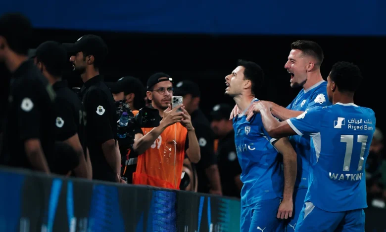 لاعبو الهلال يحتفلون خلال مواجهة الحزم في الدوري السعودي يوم 19 أكتوبر 2026