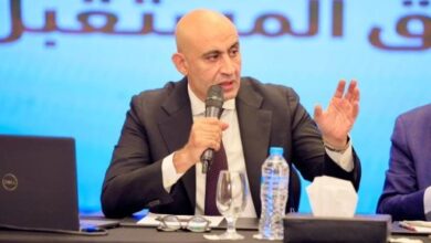 وزير التربية والتعليم محمد عبد اللطيف في صورة أرشيفية