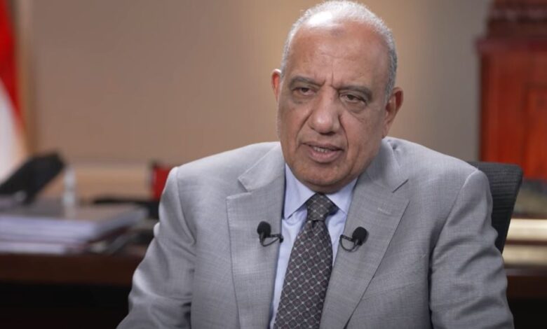 وزير الكهرباء محمود عصمت خلال مقابلة تلفزيونية
