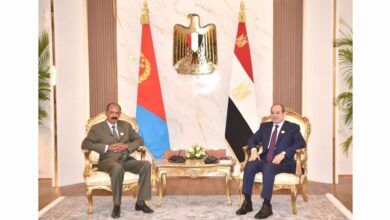 السيسي وأسياس أفورقي خلال لقاء العلمين
