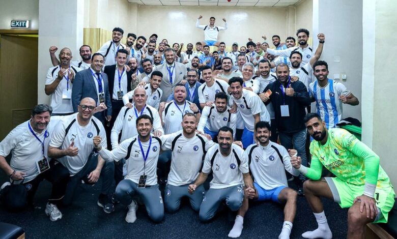 احتفال لاعبي بيراميدز بالفوز على المريخ بنتيو