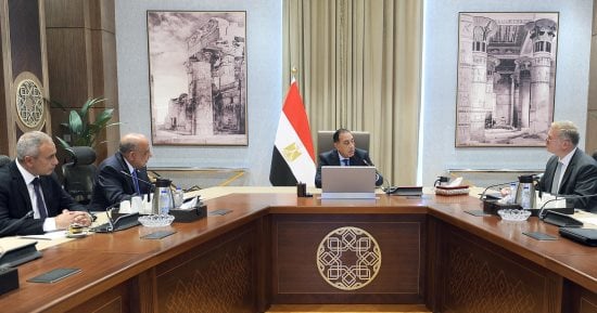 مصطفى مدبولي خلال اجتماع التحضير لجلسة الطاقة في منتدى مصر