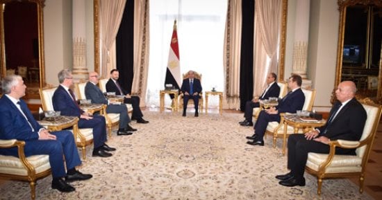 السيسي خلال لقائه ماكسيم أوريشكين والوفد الروسي في 19 أكتوبر