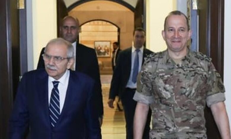 نواف سلام يستقبل قائد الجيش اللبناني رودولف هيكل