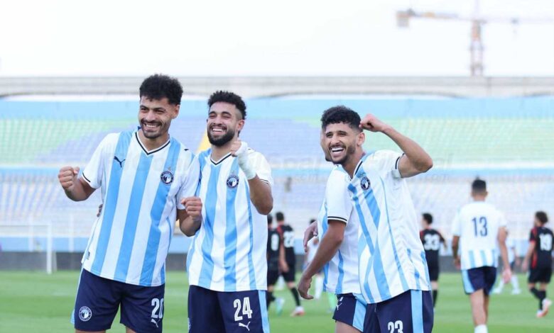 عبد الرحمن مجدي لاعب بيراميدز في مباراة القناة بكأس عاصمة مصر