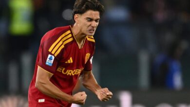 إيمانويل لولي خلال مباراة روما وكالياري