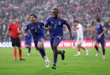 مايكل كايودي يحتفل بهدفه مع ساندرو تونالي أمام تركيا يوم 28 سبتمبر 2026
